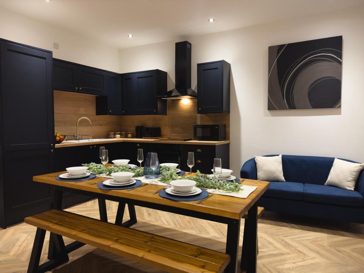 Apartment Station House